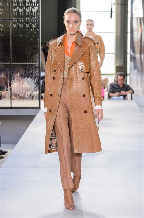 burberry londra primavera estate 16 settembre 2019|La sfilata Burberry Primavera Estate 2019 .